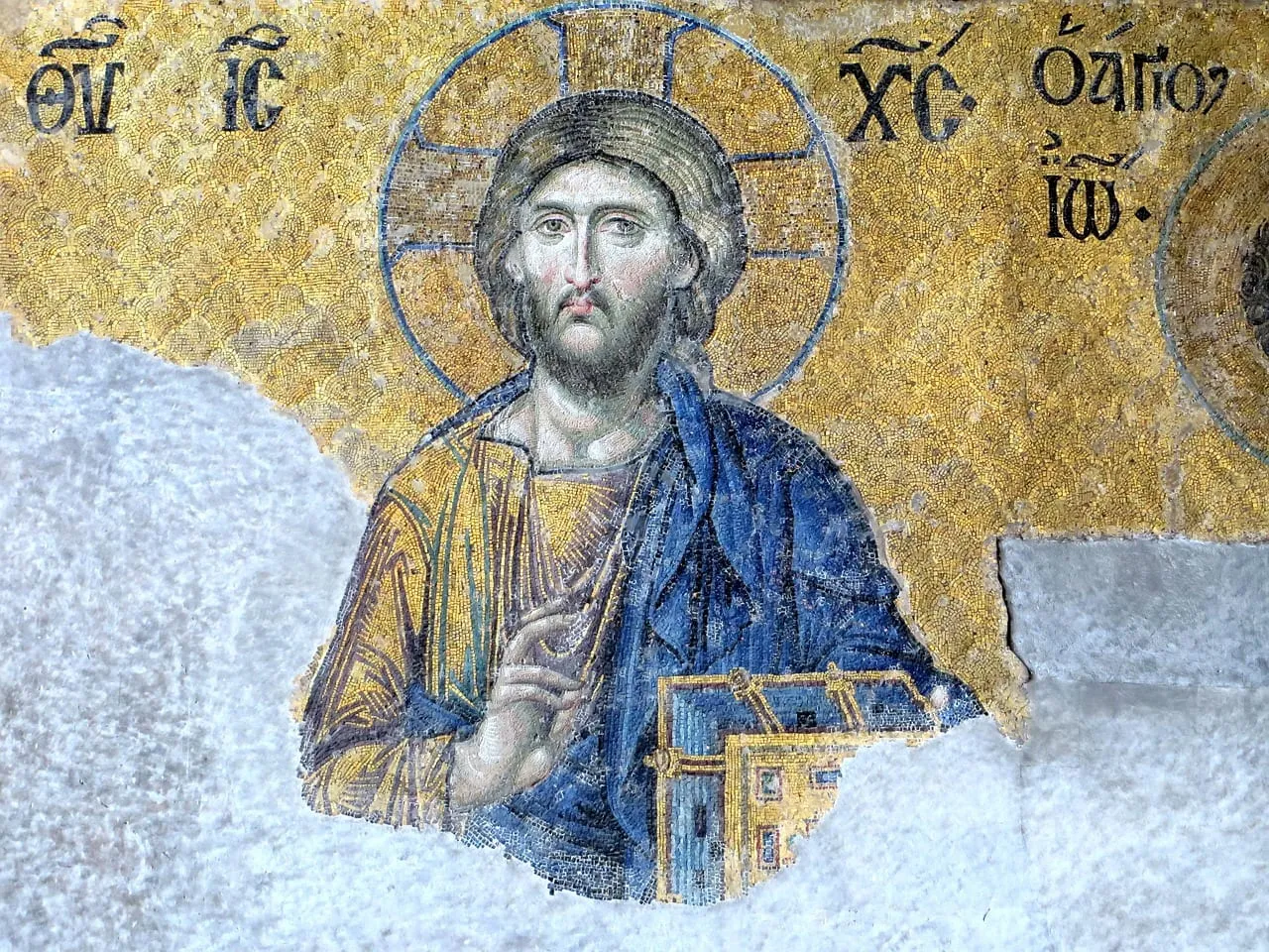 El mosaico de la Deesis con Cristo en la galería superior