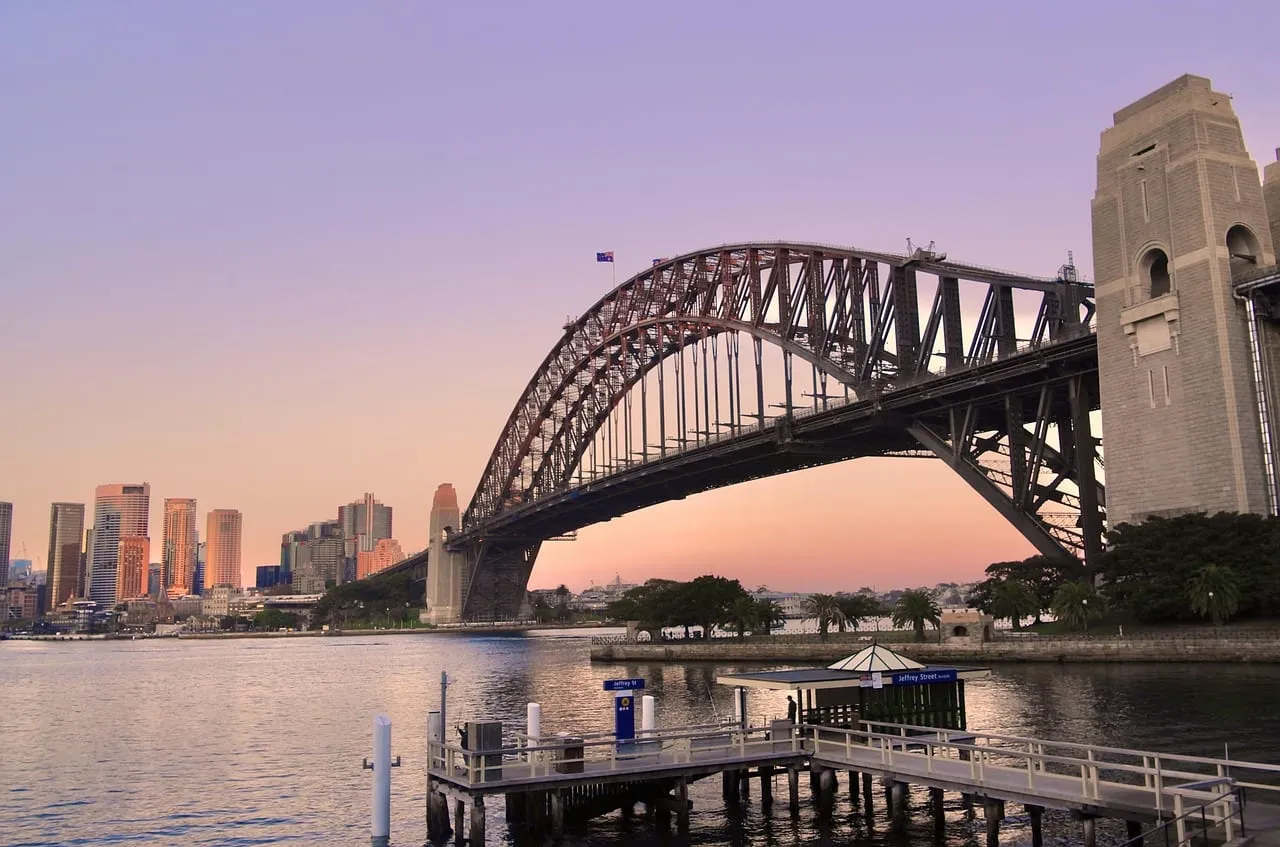El Harbour Bridge al atardecer desde Milsons Point